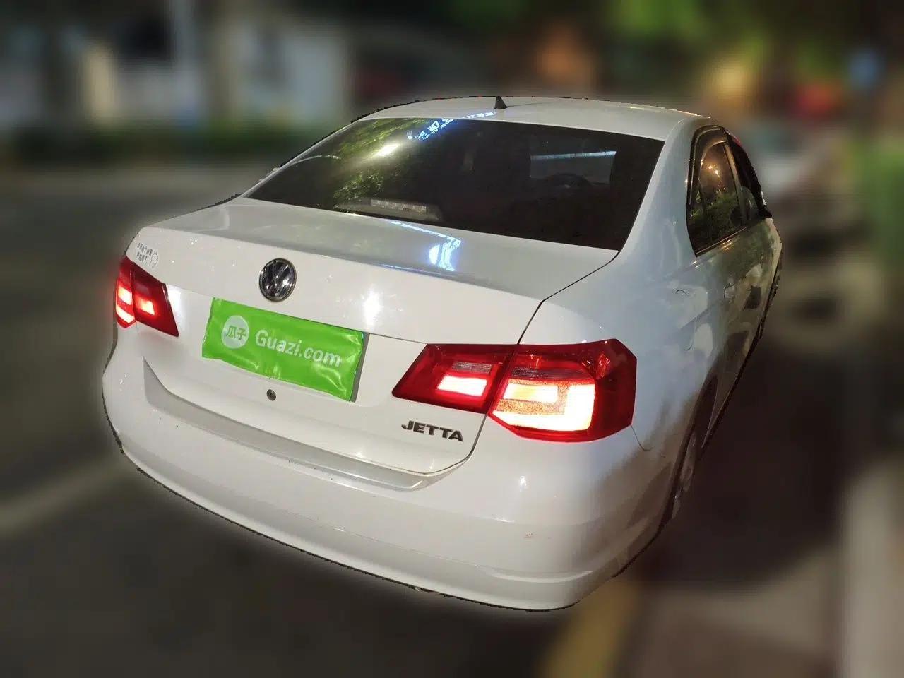 Volkswagen Jetta 2015 Zhuihui Edition 1.4L Manual Fashion Model — миниатюра 6