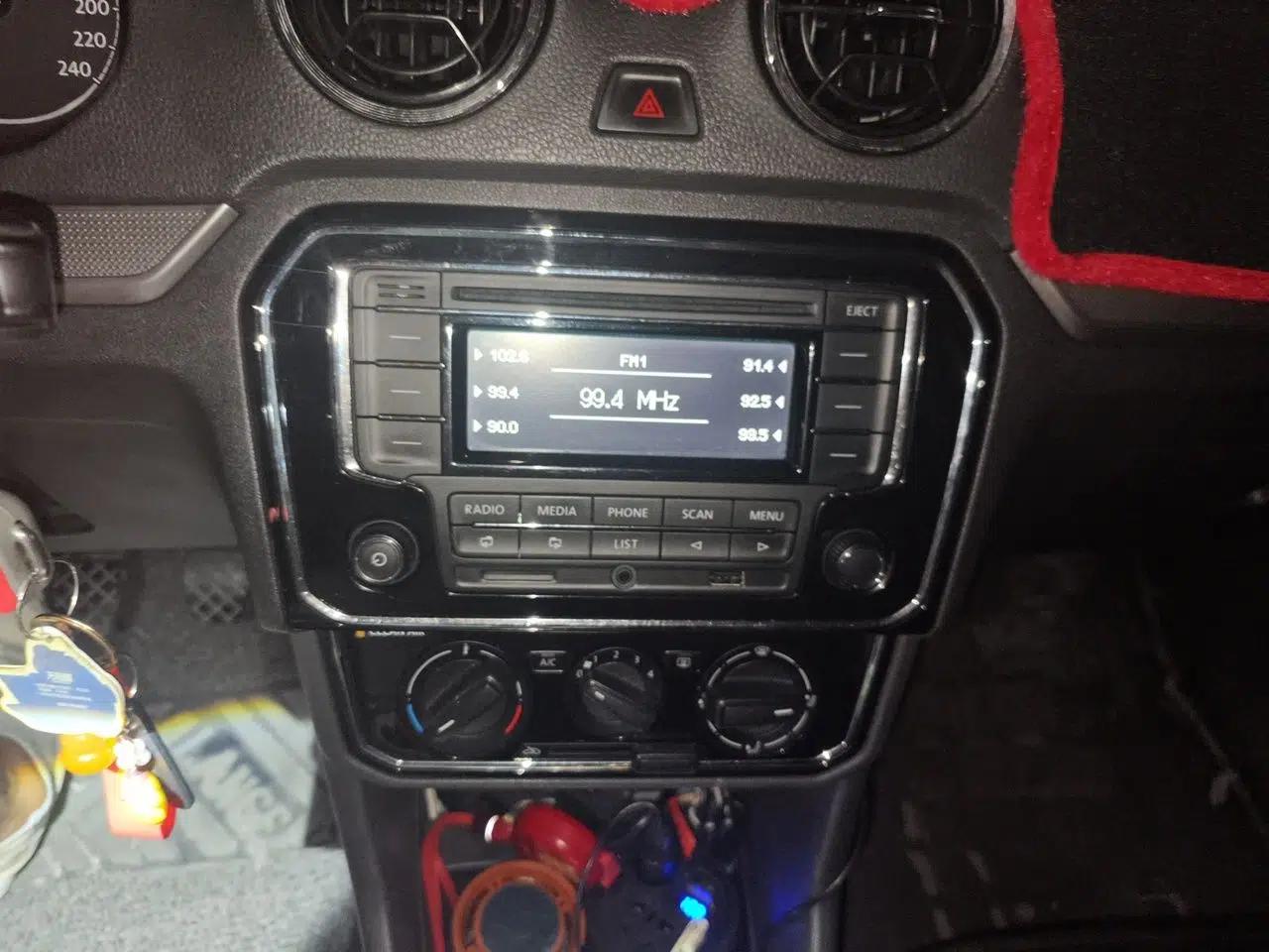 Volkswagen Jetta 2017 1.5L Manual Comfort Model — миниатюра 13