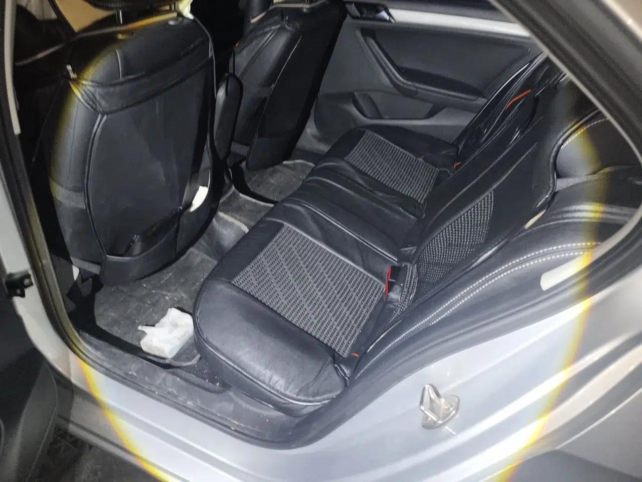 Volkswagen Jetta 2017 1.5L Manual Comfort Model — миниатюра 17