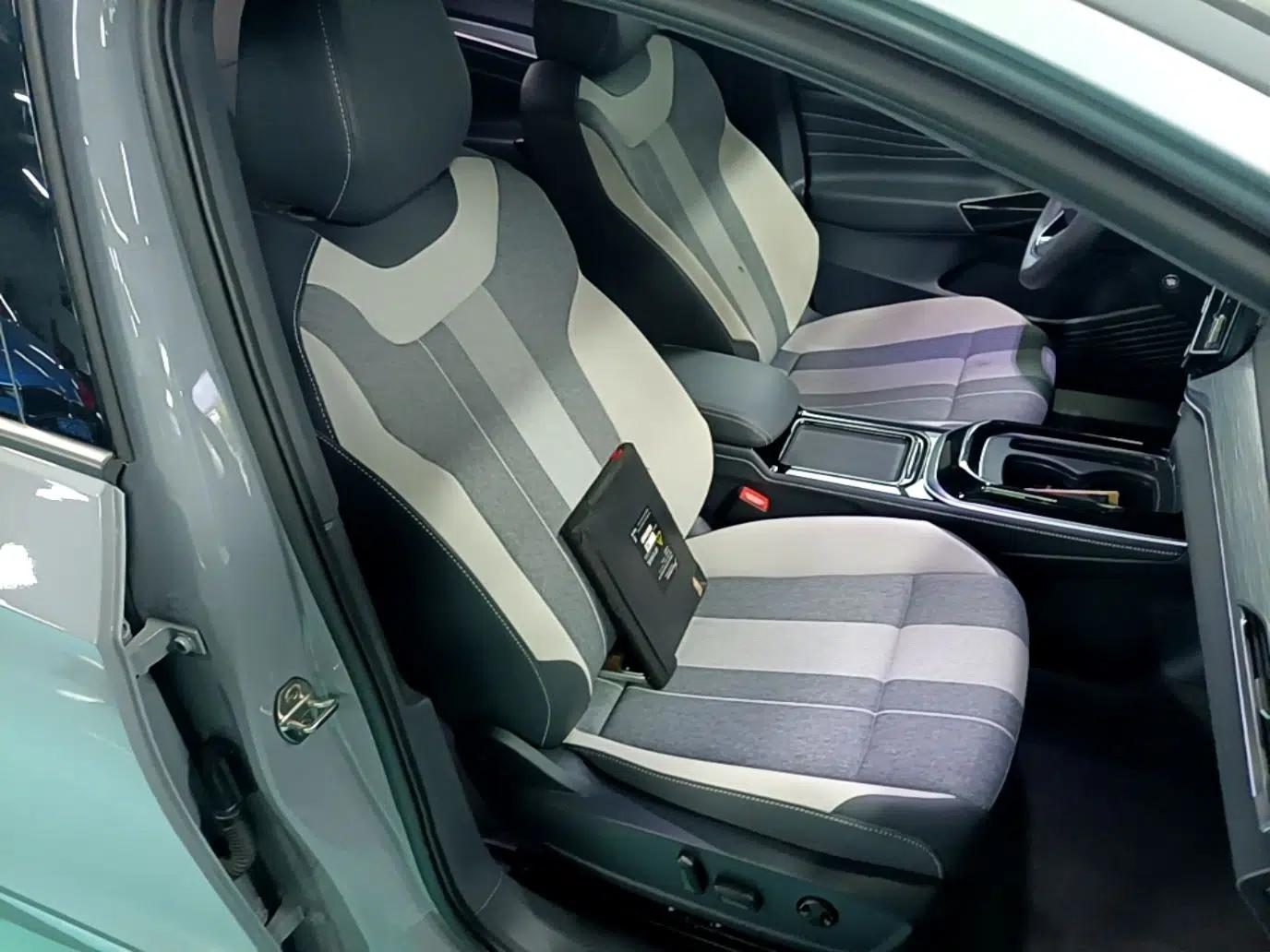 Volkswagen ID.4 CROZZ 2022 Long-Range PURE+ Edition — миниатюра 19