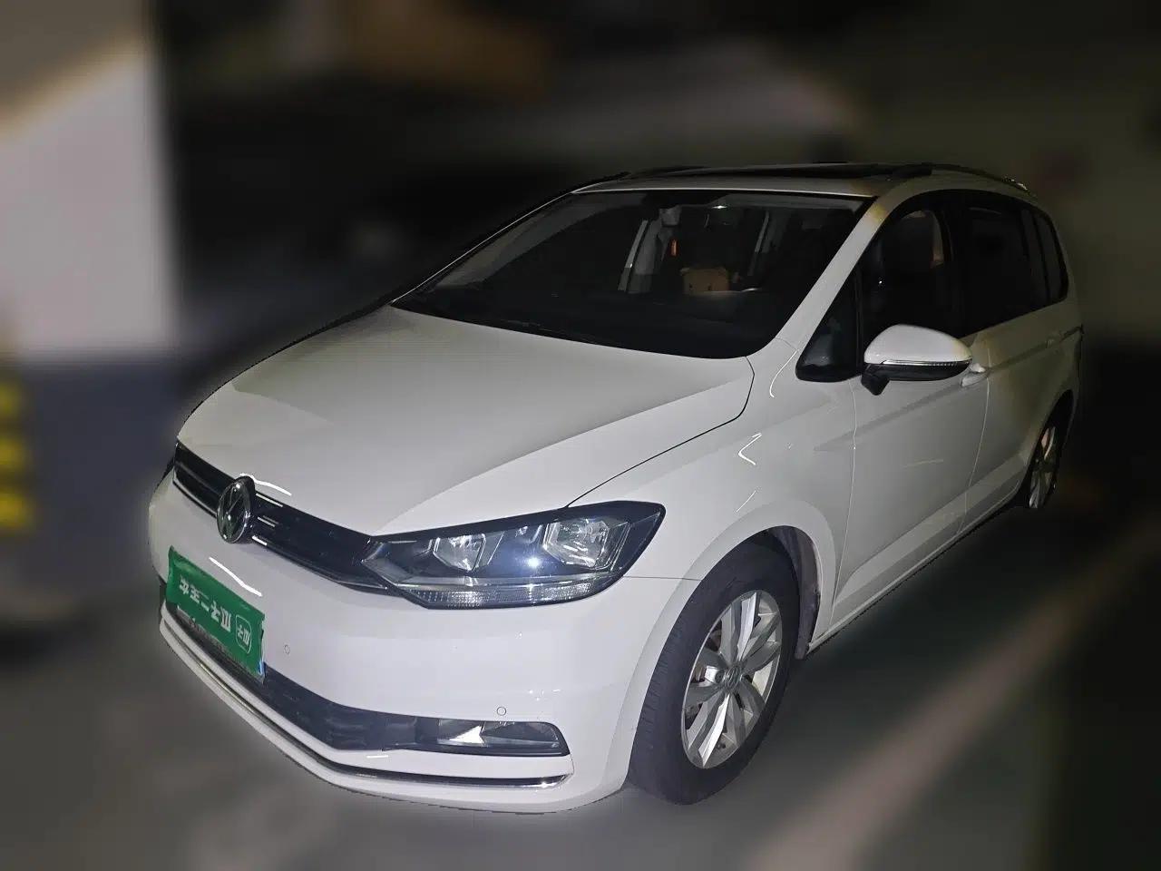 Volkswagen Touran 2018 Volkswagen Touran L 280TSI DSG Comfort Edition 7 Seats China V Emission Standard — миниатюра 1