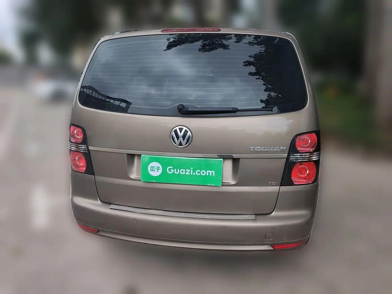Volkswagen Touran 2015 1.4T DSG Comfort Edition 5 Seats — миниатюра 5