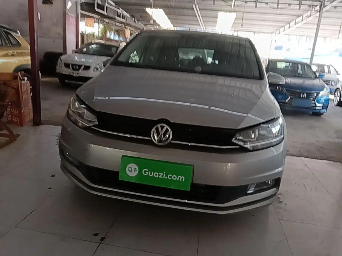 Volkswagen Touran 2016 Touran L 280TSI DSG Style Edition — миниатюра 2