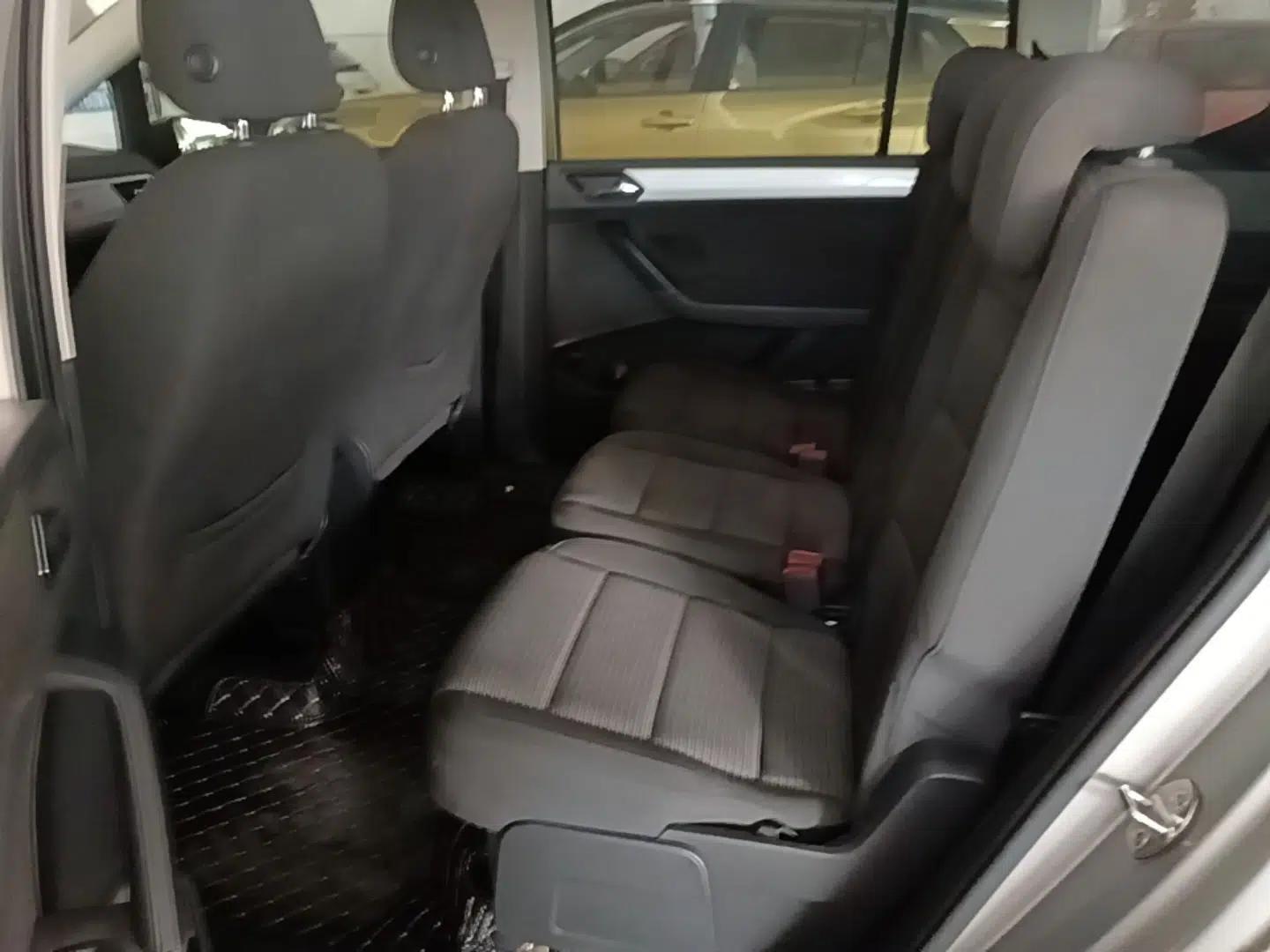 Volkswagen Touran 2016 Touran L 280TSI DSG Style Edition — миниатюра 20