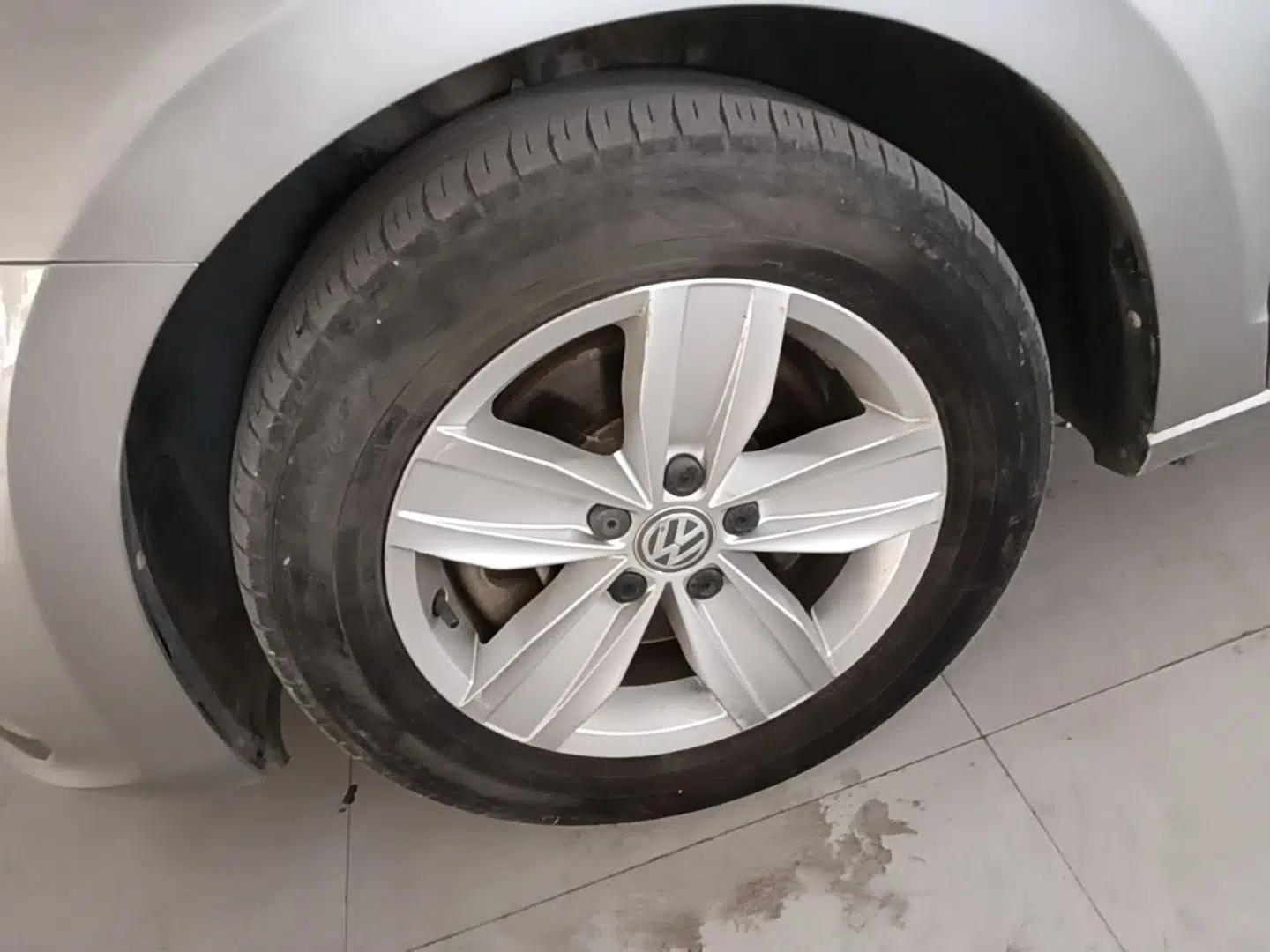 Volkswagen Touran 2016 Touran L 280TSI DSG Style Edition — миниатюра 10