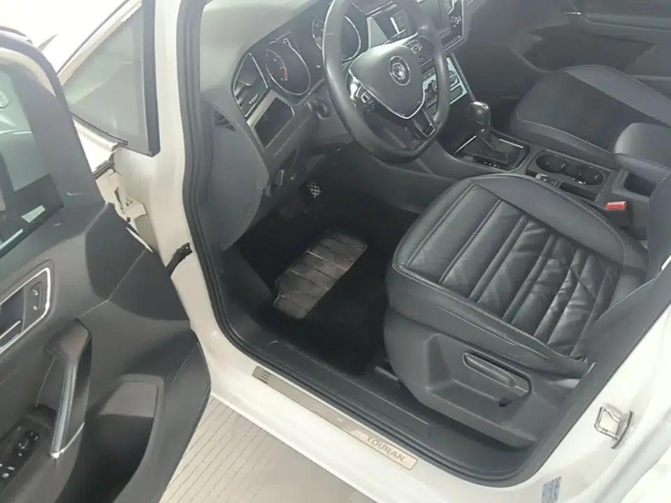 Volkswagen Touran 2016 Volkswagen Touran L 280TSI DSG Comfort Edition — миниатюра 18