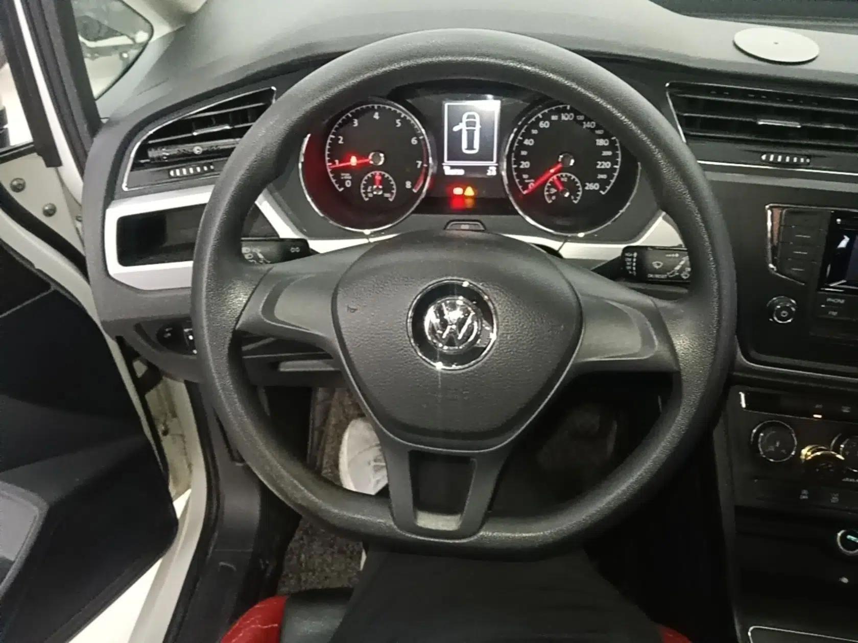 Volkswagen Touran 2016 Volkswagen Touran L 280TSI Manual Trend Edition — миниатюра 13