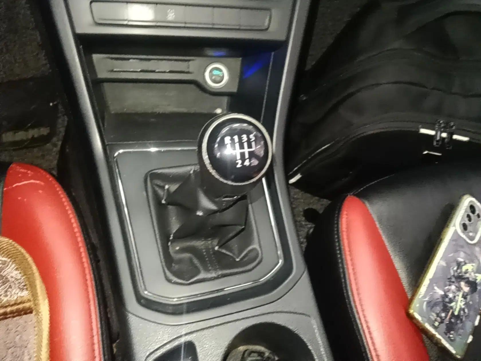 Volkswagen Touran 2016 Volkswagen Touran L 280TSI Manual Trend Edition — миниатюра 16