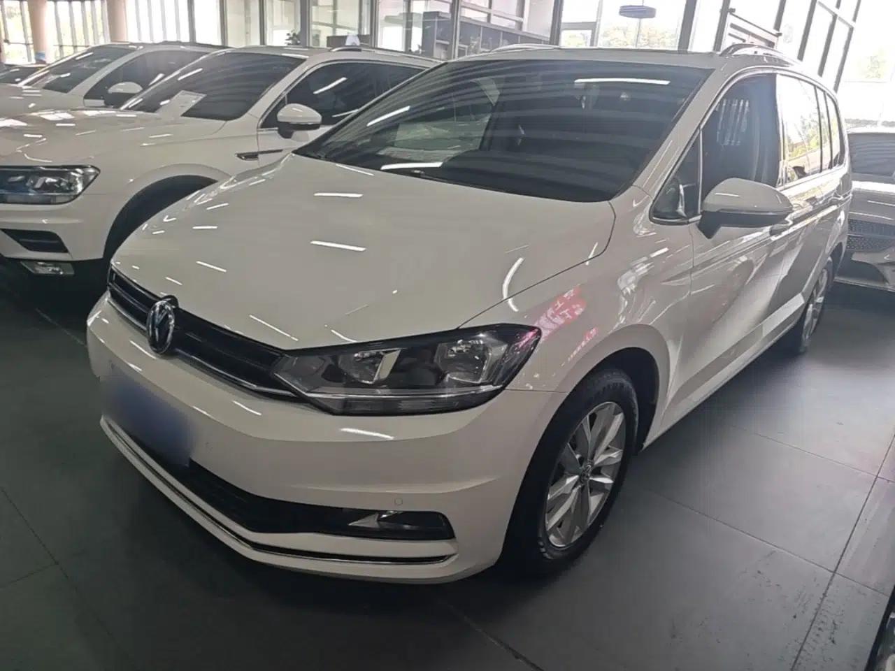 Volkswagen Touran 2018 Volkswagen Touran L 280TSI DSG Comfort Edition 7 Seats China V Emission Standard — миниатюра 1