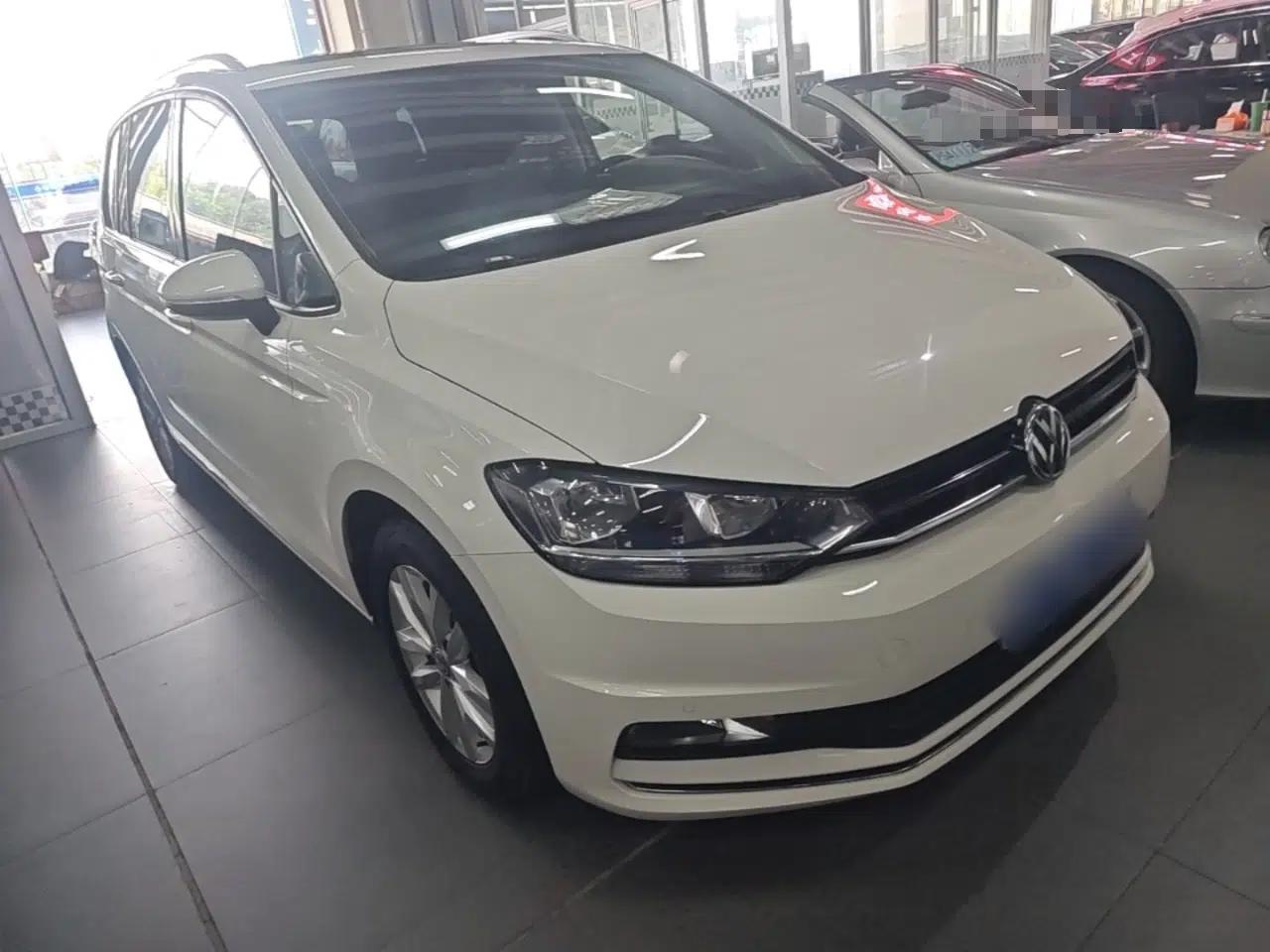 Volkswagen Touran 2018 Volkswagen Touran L 280TSI DSG Comfort Edition 7 Seats China V Emission Standard — миниатюра 3