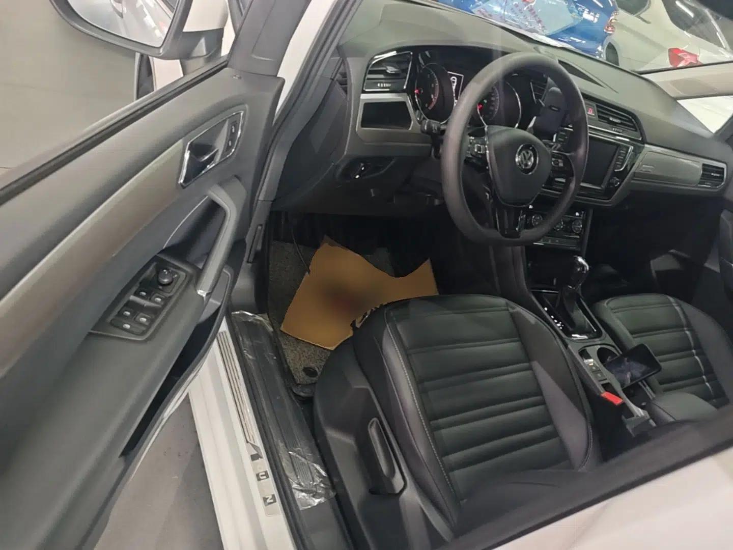 Volkswagen Touran 2018 Volkswagen Touran L 280TSI DSG Comfort Edition 7 Seats China V Emission Standard — миниатюра 23