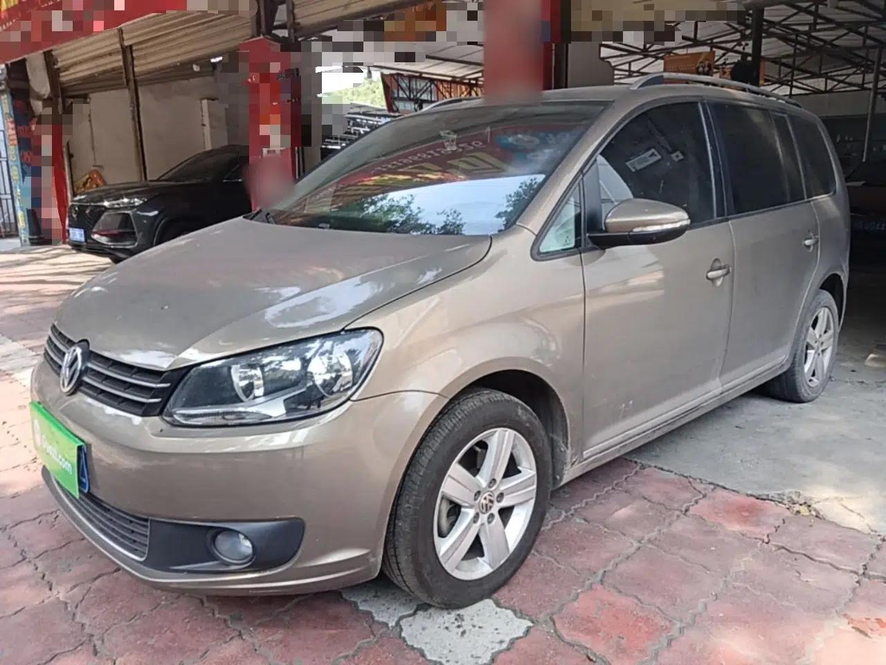 Volkswagen Touran 2015 1.4T DSG Comfort Edition 5 Seats — миниатюра 1