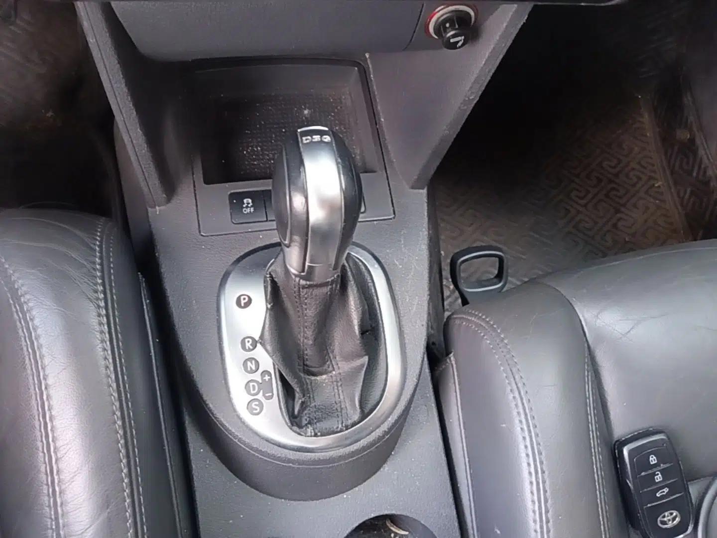 Volkswagen Touran 2015 1.4T DSG Comfort Edition 5 Seats — миниатюра 16