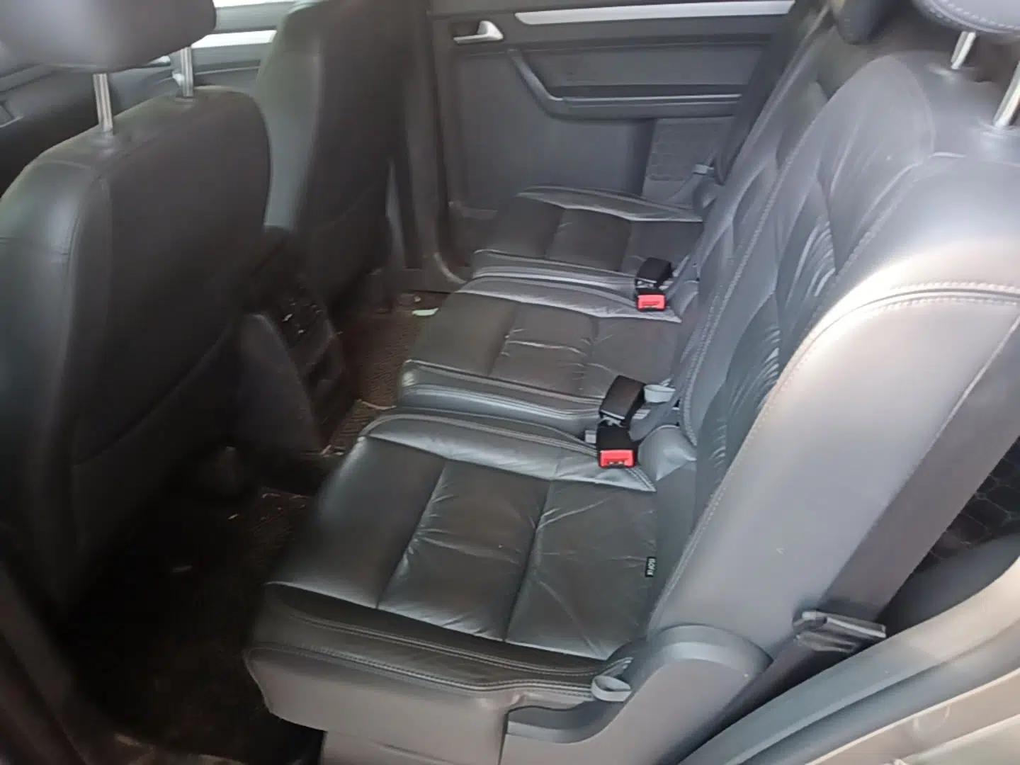 Volkswagen Touran 2015 1.4T DSG Comfort Edition 5 Seats — миниатюра 20
