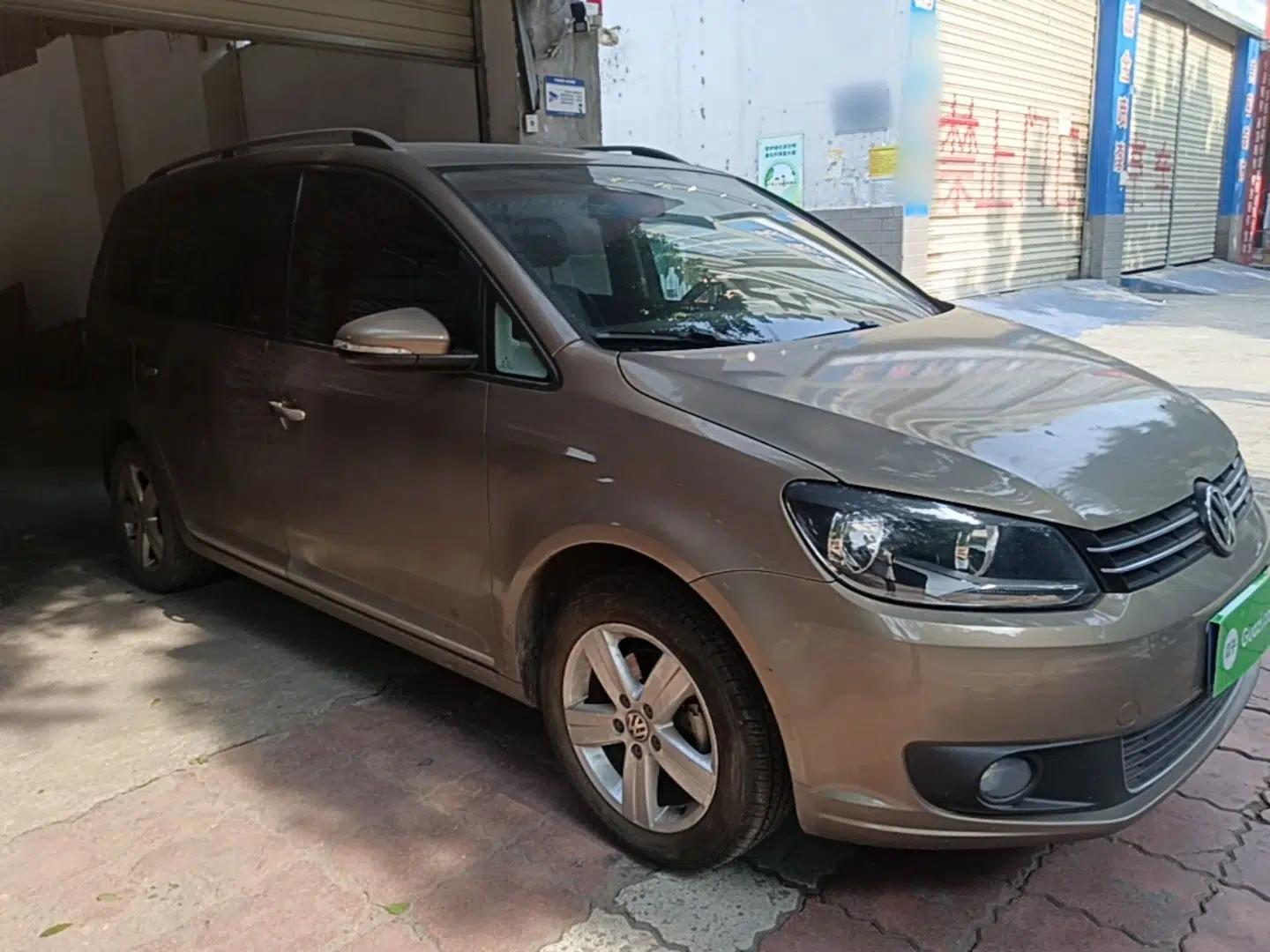 Volkswagen Touran 2015 1.4T DSG Comfort Edition 5 Seats — миниатюра 3