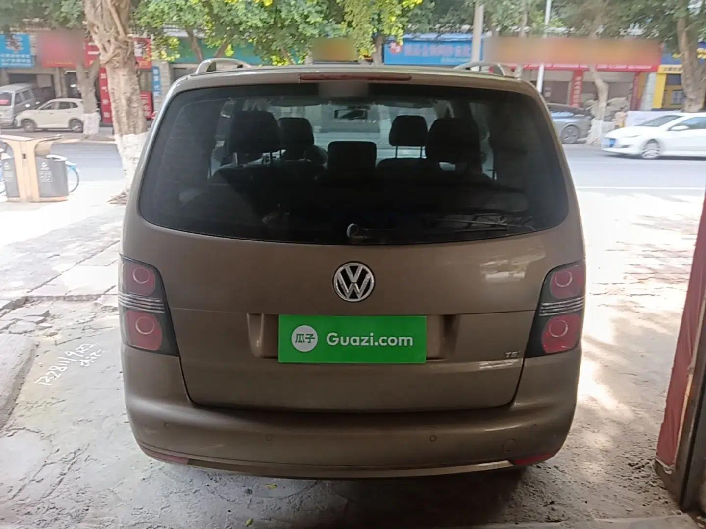 Volkswagen Touran 2015 1.4T DSG Comfort Edition 5 Seats — миниатюра 5