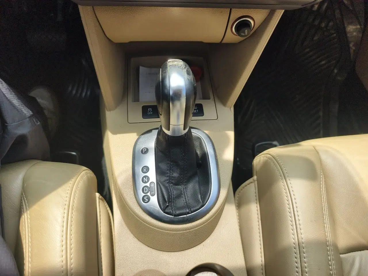 Volkswagen Touran 2011 1.4T DSG Zhiya Edition 5 Seats — миниатюра 14