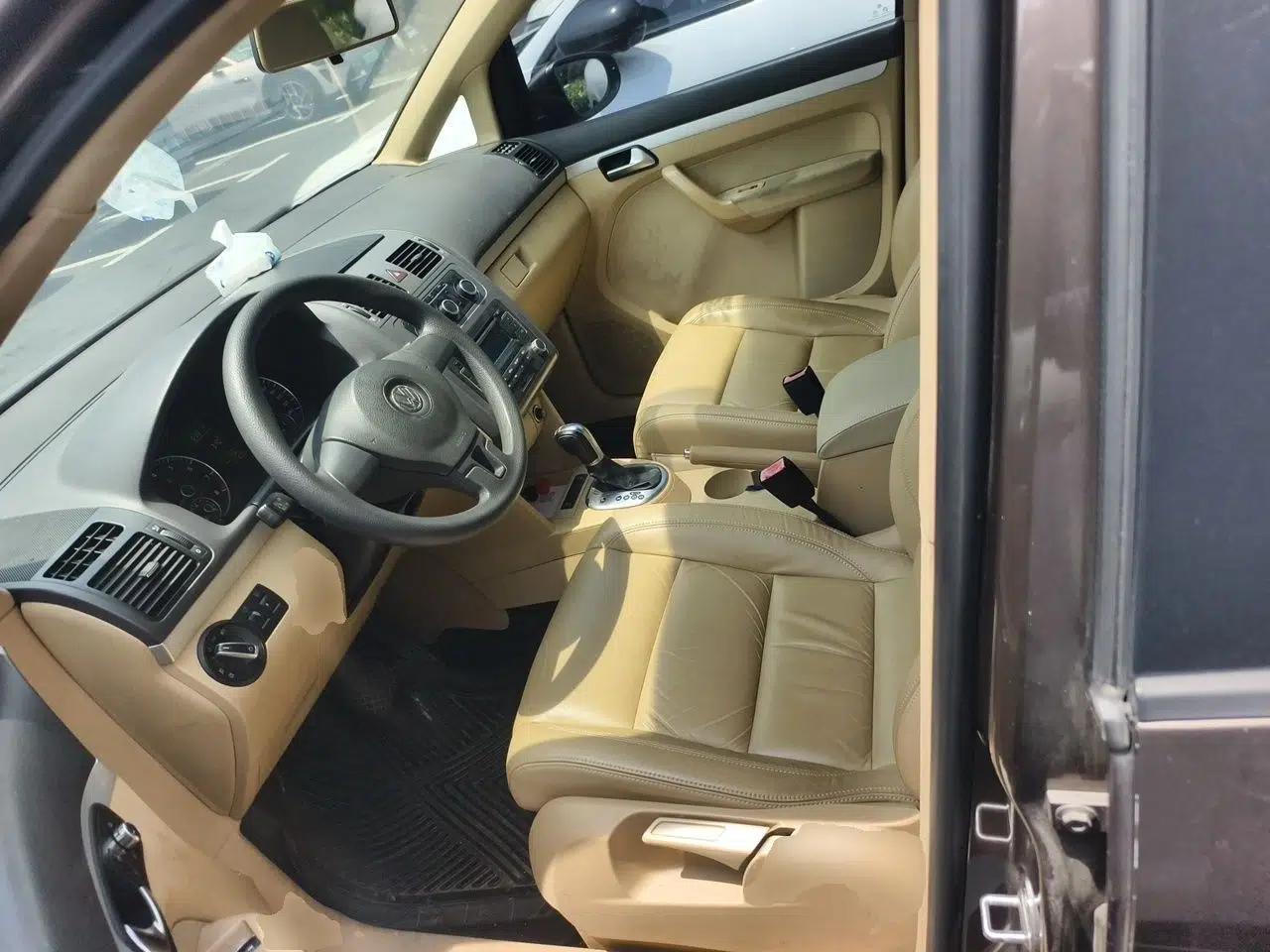 Volkswagen Touran 2011 1.4T DSG Zhiya Edition 5 Seats — миниатюра 15