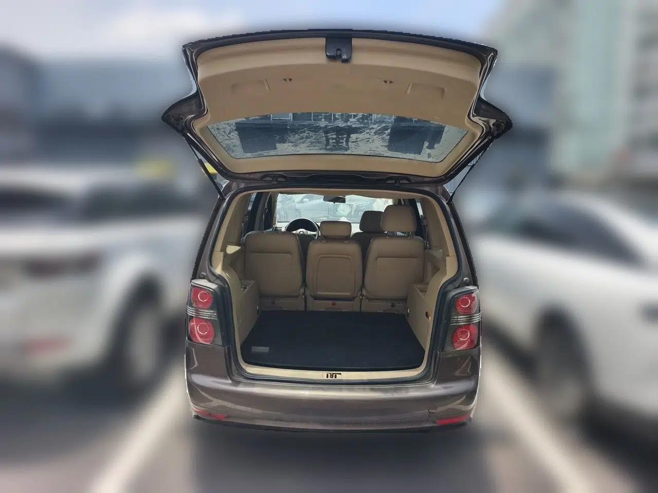 Volkswagen Touran 2011 1.4T DSG Zhiya Edition 5 Seats — миниатюра 19