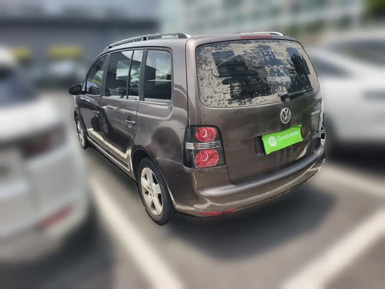 Volkswagen Touran 2011 1.4T DSG Zhiya Edition 5 Seats — миниатюра 4