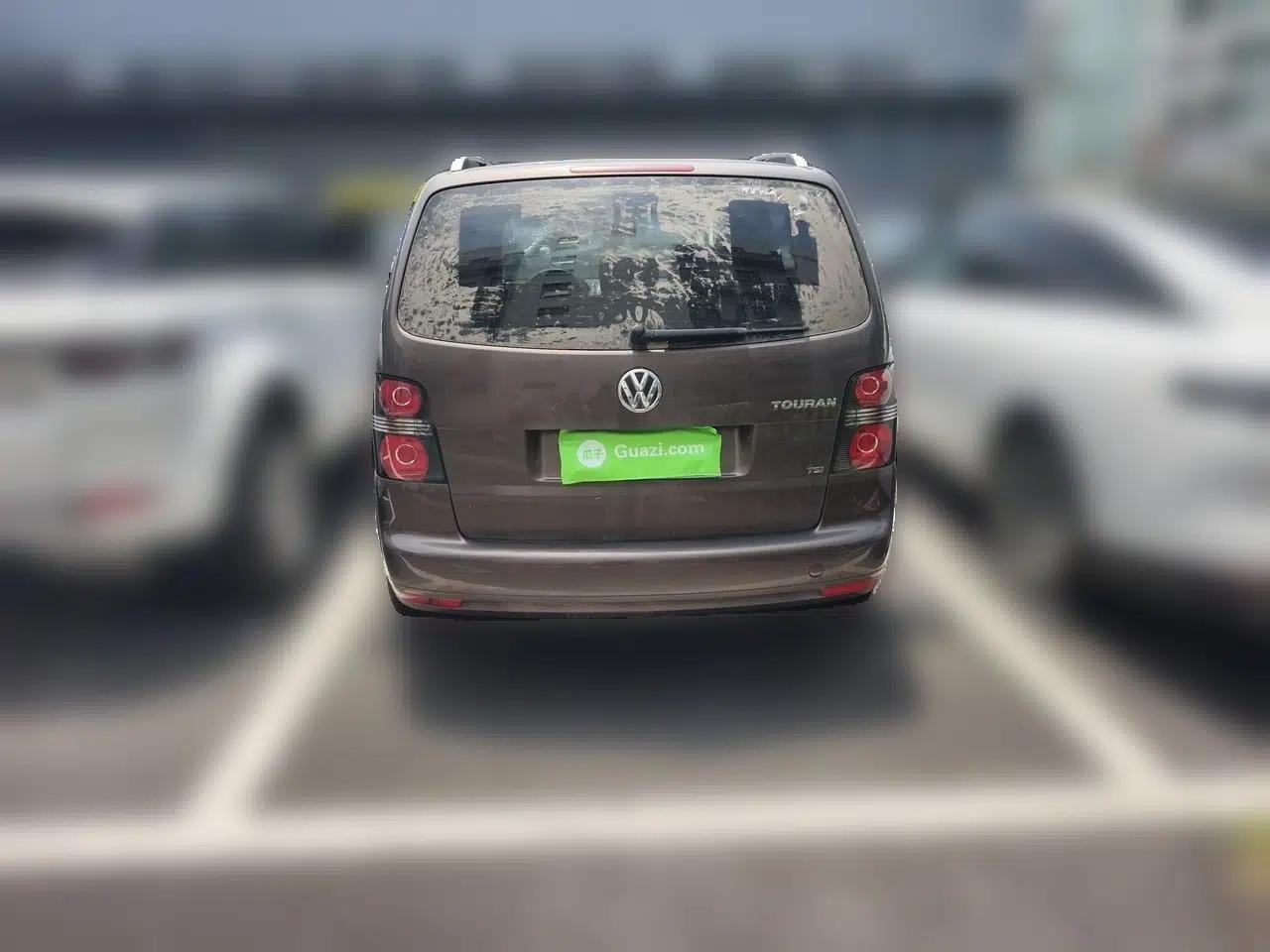 Volkswagen Touran 2011 1.4T DSG Zhiya Edition 5 Seats — миниатюра 5