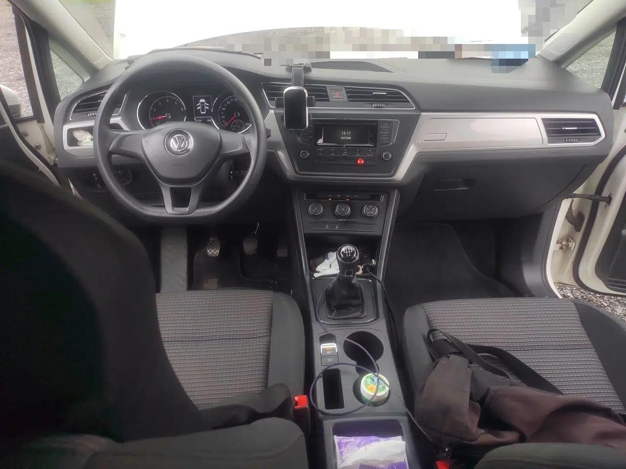 Volkswagen Touran 2016 Volkswagen Touran L 280TSI Manual Trend Edition — миниатюра 9
