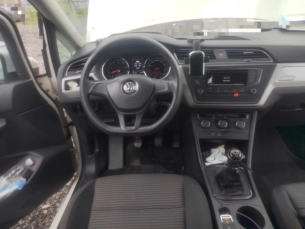 Volkswagen Touran 2016 Volkswagen Touran L 280TSI Manual Trend Edition — миниатюра 10