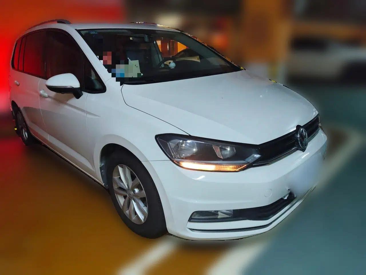 Volkswagen Touran 2016 Volkswagen Touran L 280TSI DSG Comfort Edition — миниатюра 3