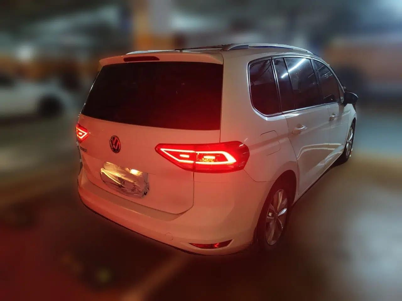Volkswagen Touran 2016 Volkswagen Touran L 280TSI DSG Comfort Edition — миниатюра 6