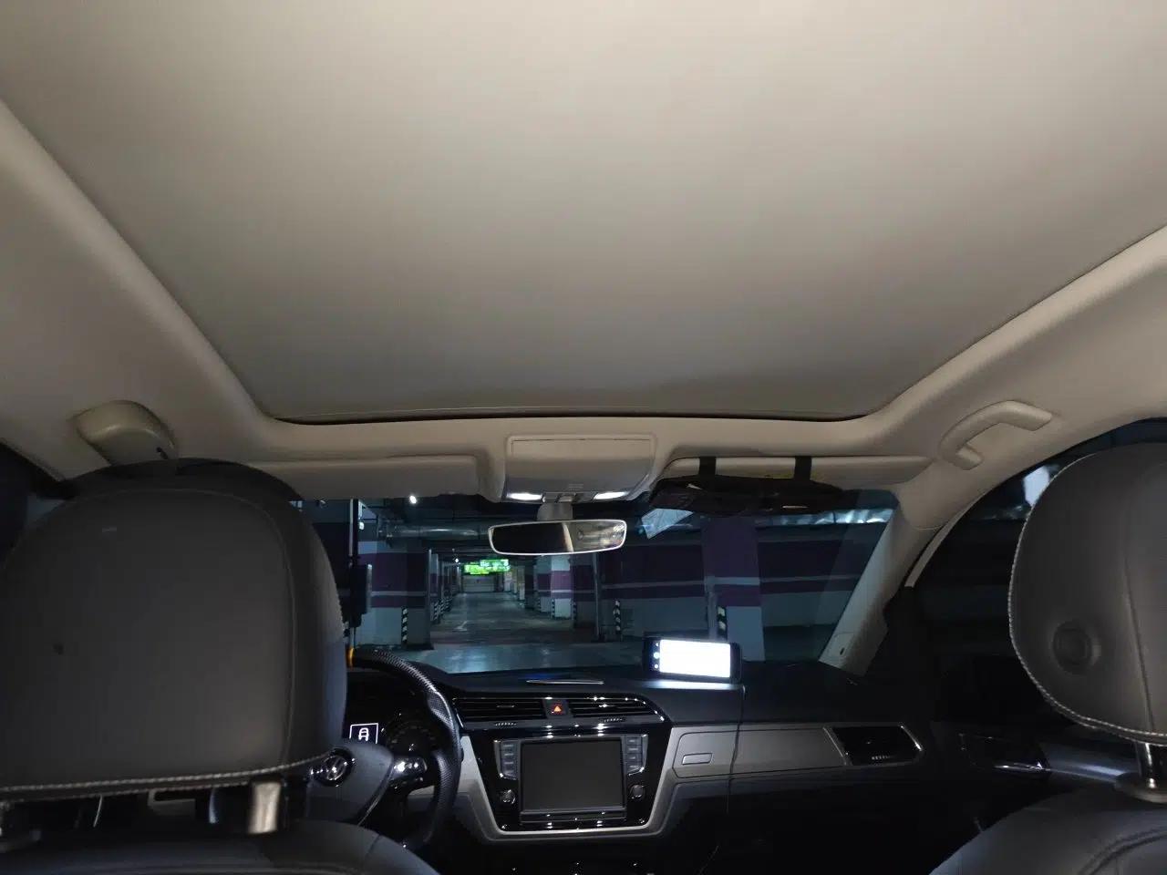 Volkswagen Touran 2018 Volkswagen Touran L 280TSI DSG Luxury Edition 6-seater — миниатюра 18