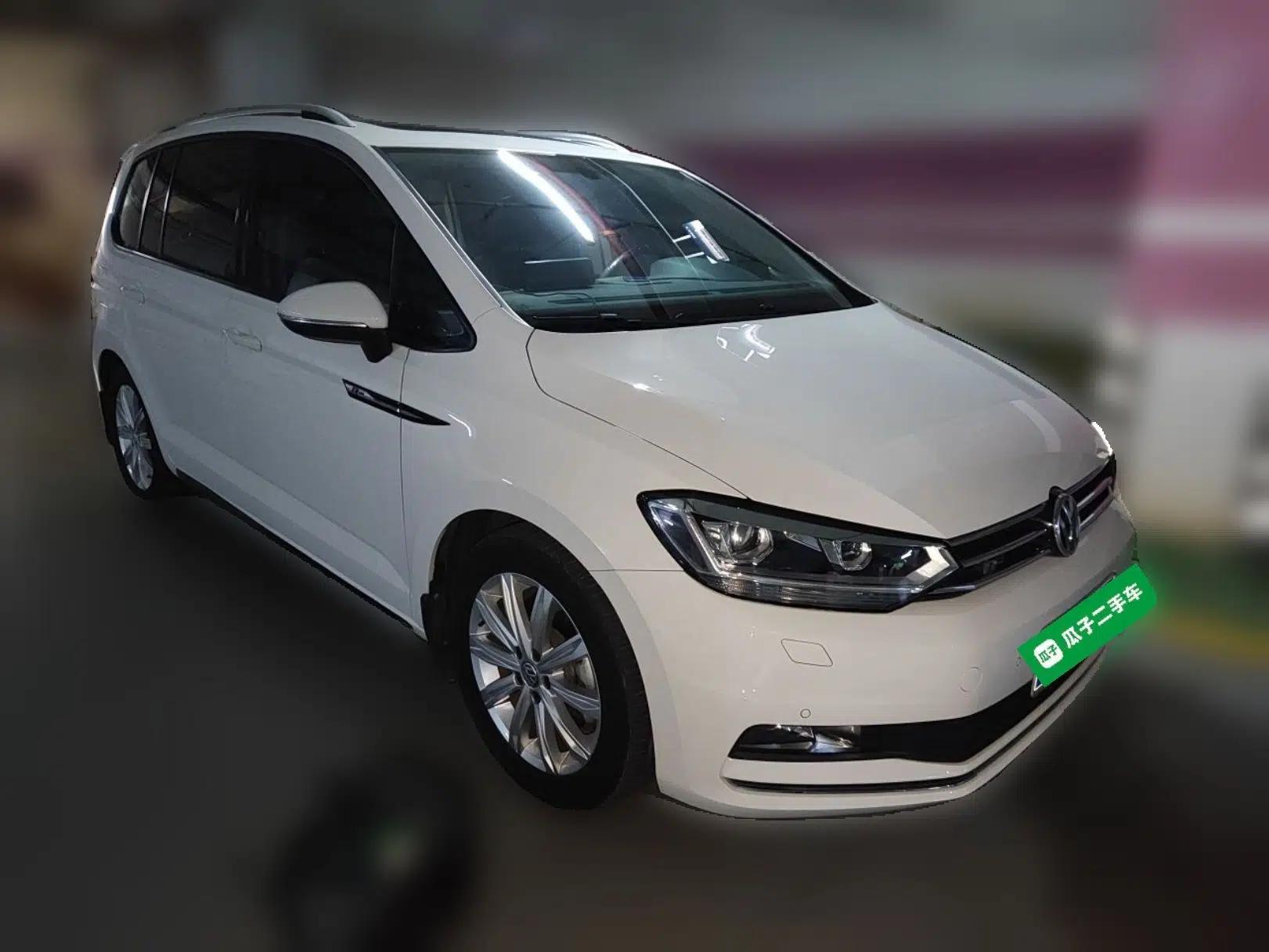 Volkswagen Touran 2018 Volkswagen Touran L 280TSI DSG Luxury Edition 6-seater — миниатюра 3