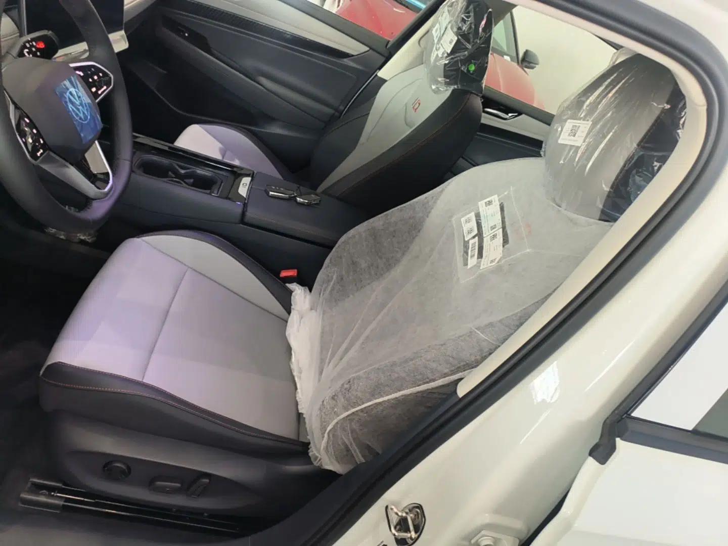 Volkswagen ID.7 VIZZION 2024 AIR model — миниатюра 17
