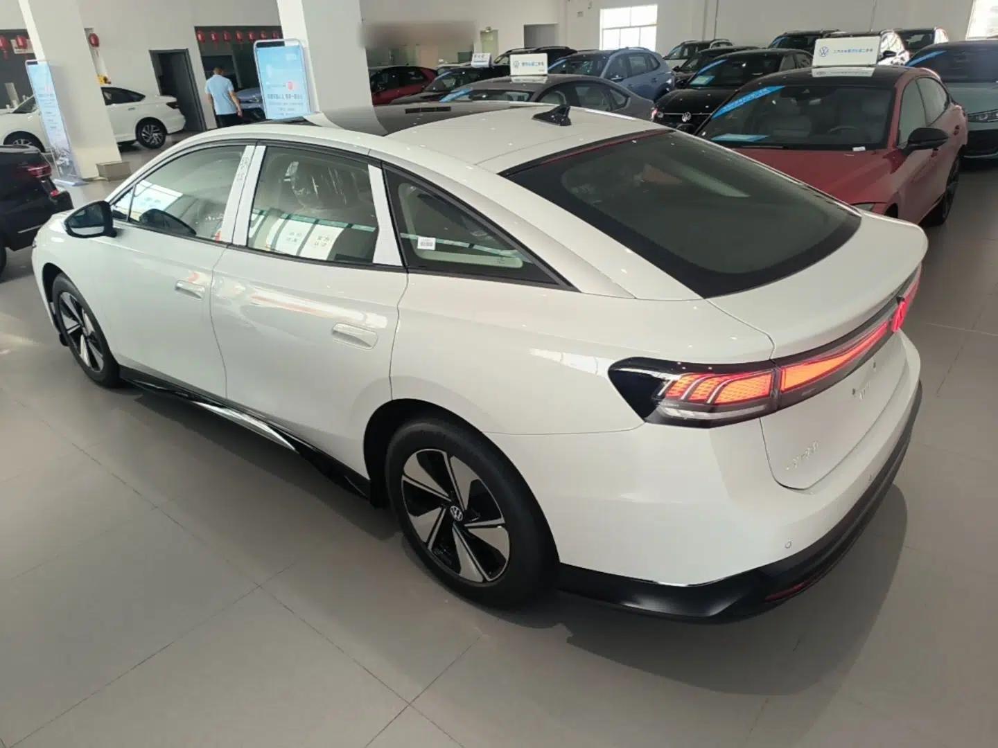 Volkswagen ID.7 VIZZION 2024 AIR model — миниатюра 4