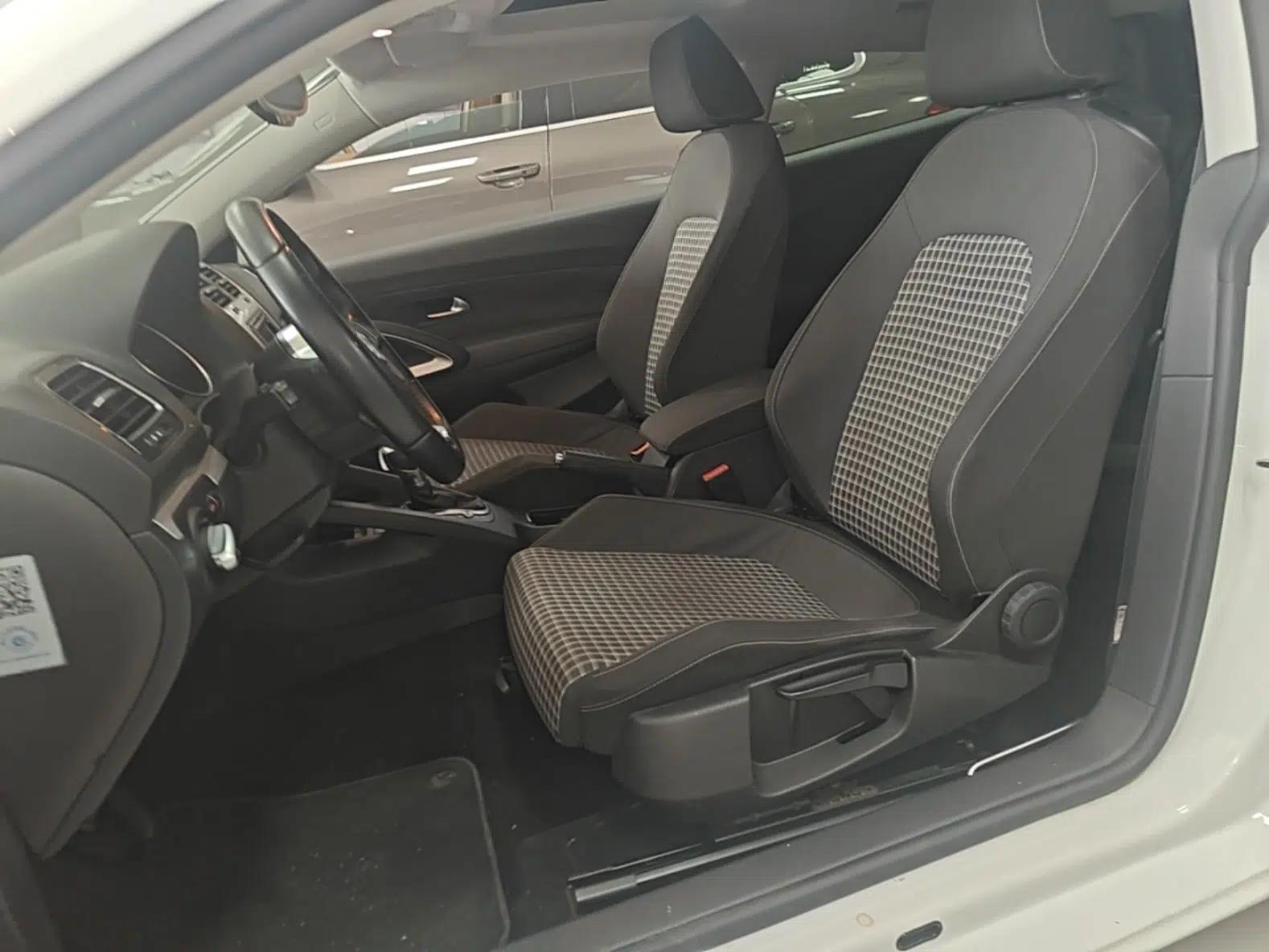 Volkswagen Scirocco 2015 1.4TSI Comfort Edition — миниатюра 17