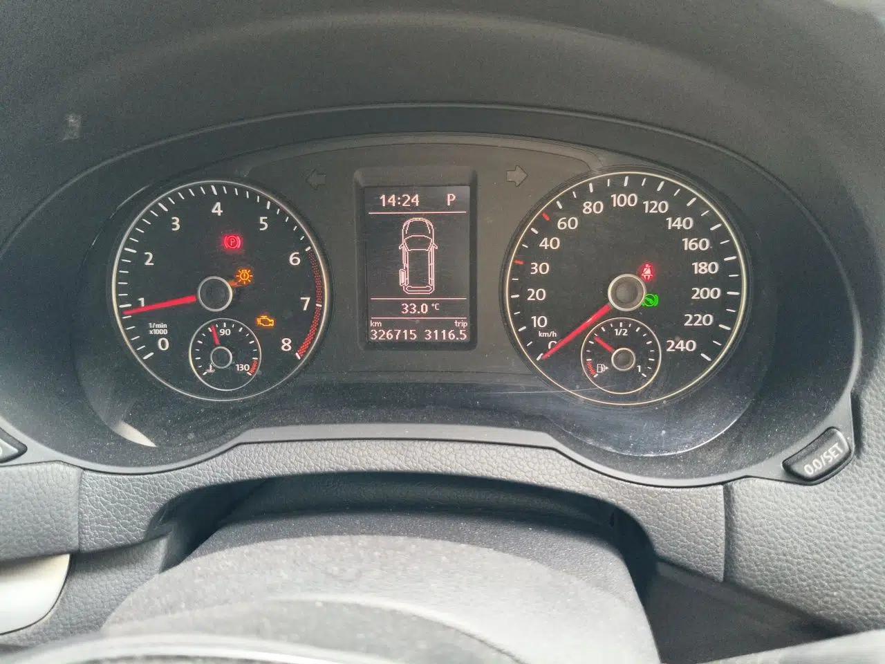 Volkswagen Sharan 2016 280TSI Enjoyment Model 7-Seater — миниатюра 12