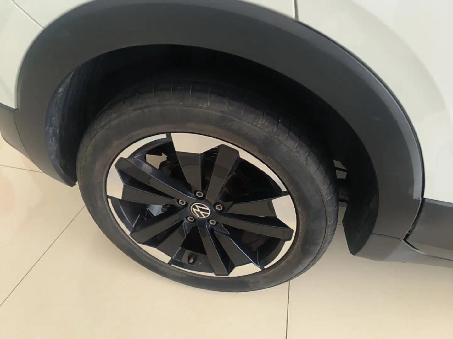 Volkswagen Tacqua 2023 200TSI DSG Joy-Connect Edition — миниатюра 11