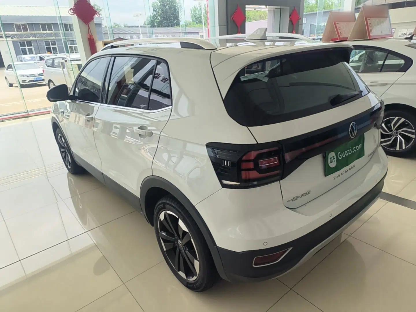 Volkswagen Tacqua 2023 200TSI DSG Joy-Connect Edition — миниатюра 4