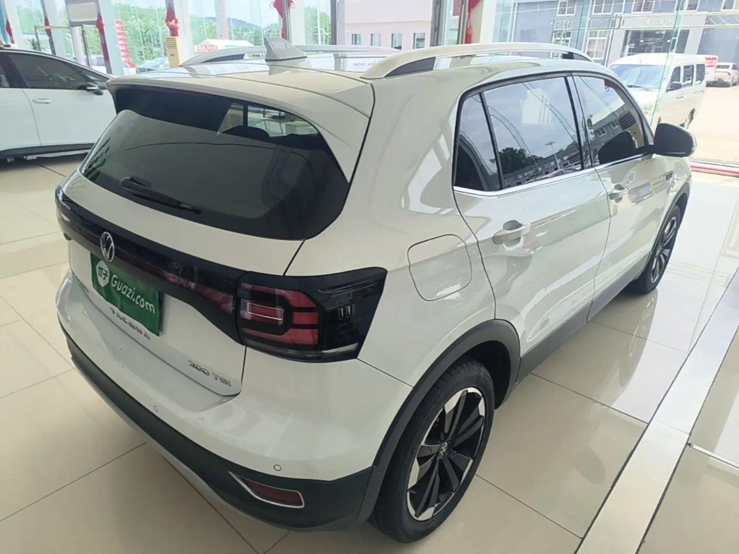Volkswagen Tacqua 2023 200TSI DSG Joy-Connect Edition — миниатюра 6