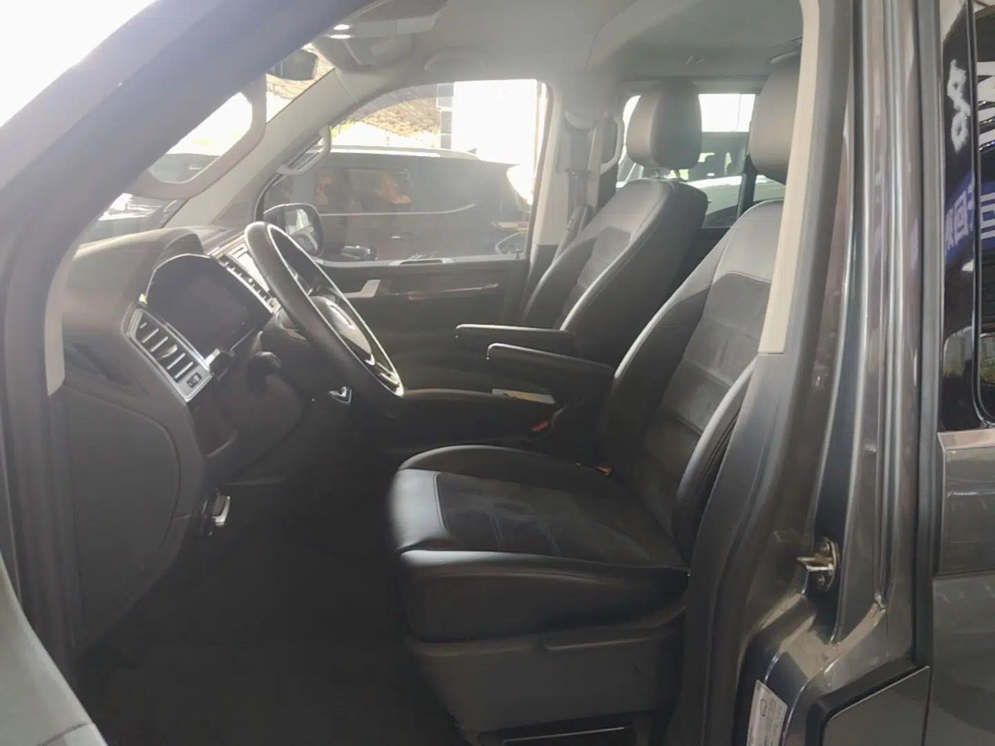 Volkswagen Multivan 2017 2.0 TSI 4x4 Prestige Edition 7-Seater — миниатюра 17