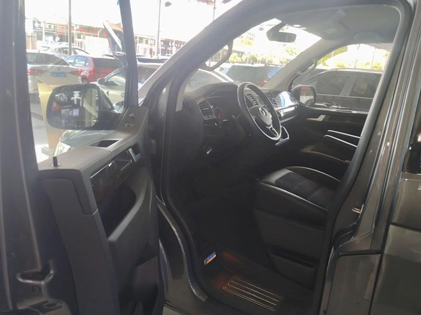 Volkswagen Multivan 2017 2.0 TSI 4x4 Prestige Edition 7-Seater — миниатюра 18