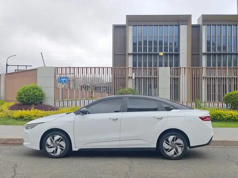 Geely Geometry A 2021 Pro Premium High-Energy Range Edition 600KM A600 Cube Edition — миниатюра 3