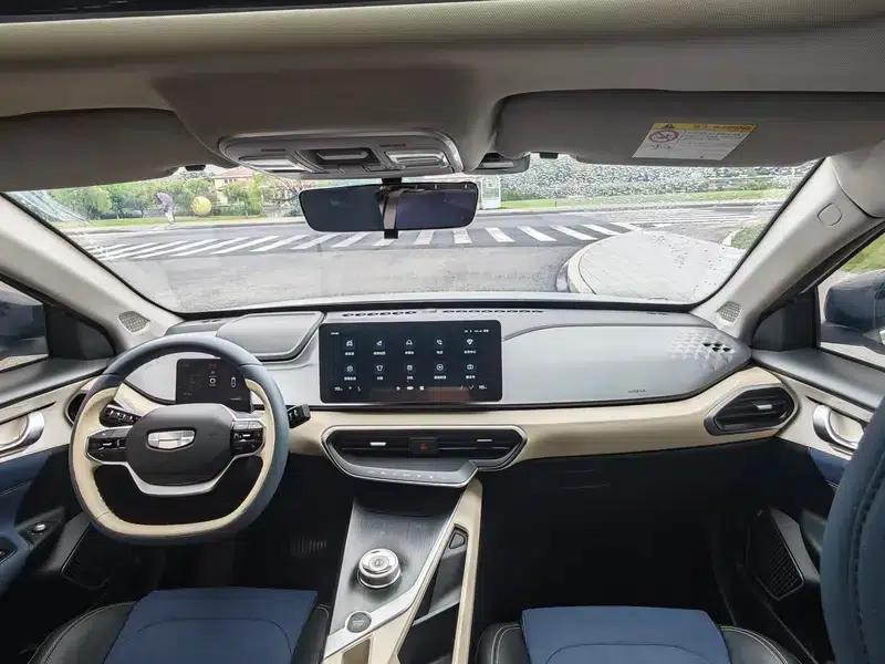 Geely Geometry A 2021 Pro Premium High-Energy Range Edition 600KM A600 Cube Edition — миниатюра 6