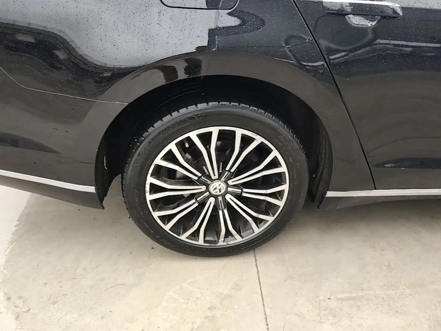 Volkswagen Phideon 2018 Revised Version 380TSI Two-Wheel Drive Business Edition — миниатюра 11