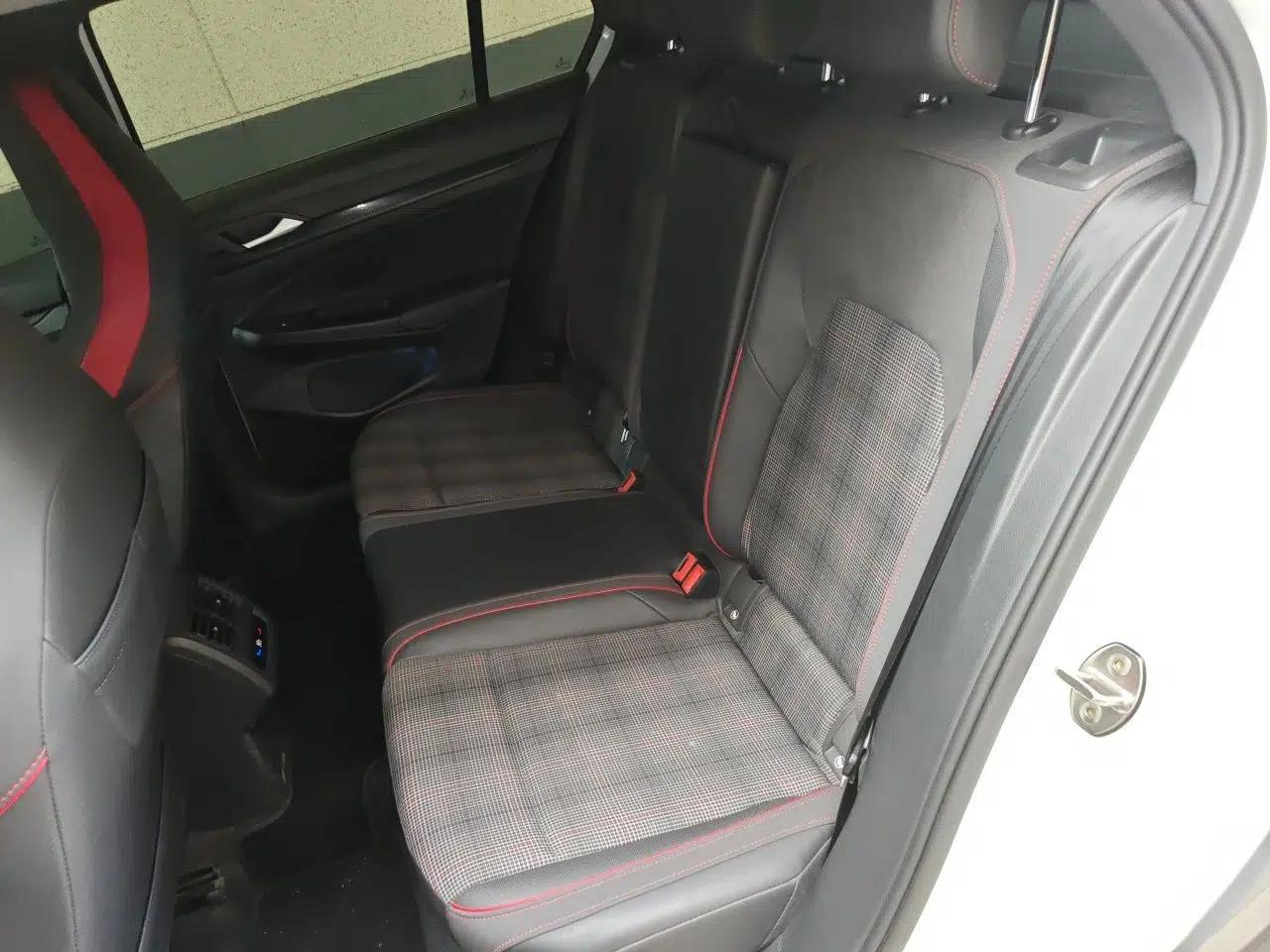 Volkswagen Golf GTI 2021 380TSI DSG GTI — миниатюра 17