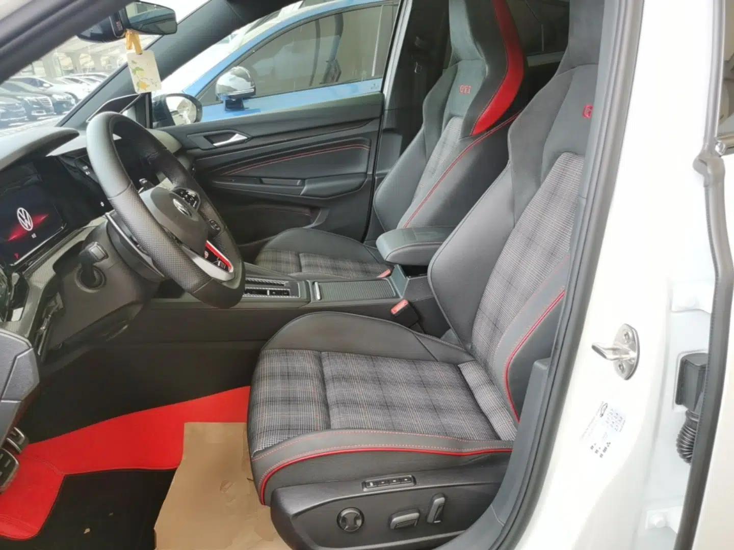 Volkswagen Golf GTI 2021 380TSI DSG GTI — миниатюра 17