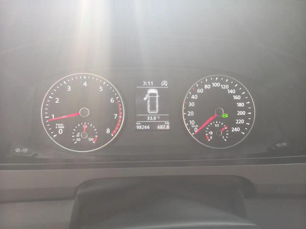 Volkswagen Caravelle 2017 2.0 TSI 4x4 Luxury Edition 7-Seater — миниатюра 11