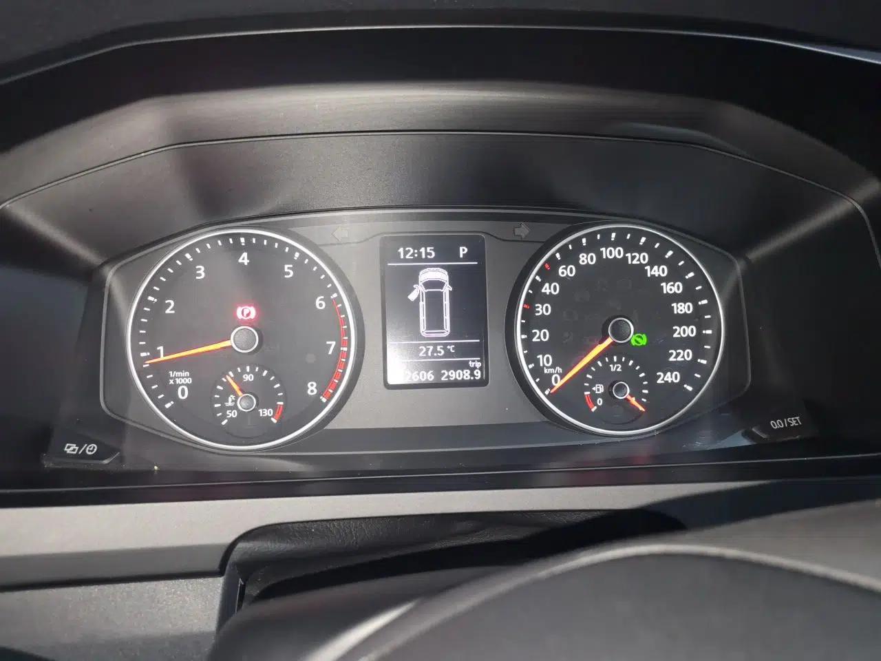 Volkswagen Caravelle 2016 2.0 TSI 4x4 Comfort Edition 9 Seats — миниатюра 11