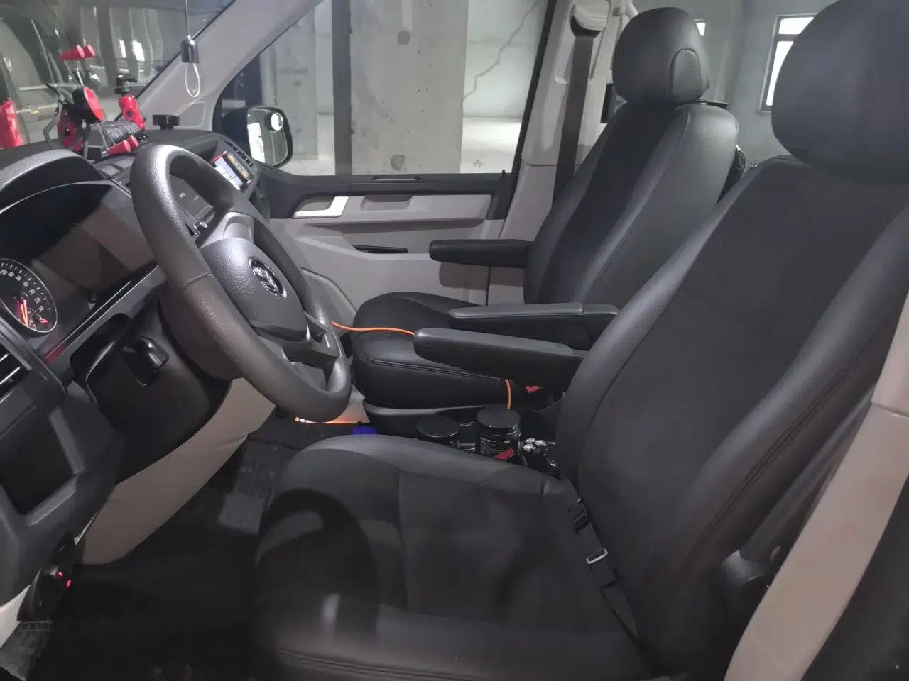 Volkswagen Caravelle 2016 2.0 TSI 4x4 Comfort Edition 9 Seats — миниатюра 15