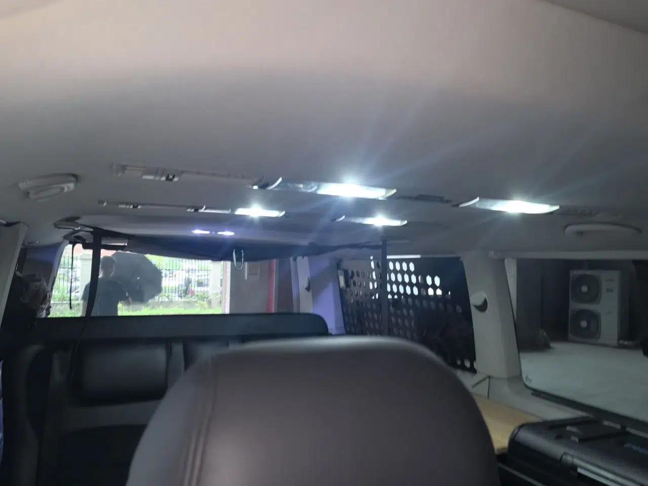 Volkswagen Caravelle 2016 2.0 TSI 4x4 Comfort Edition 9 Seats — миниатюра 18