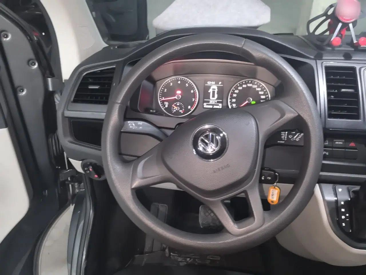 Volkswagen Caravelle 2016 2.0 TSI 4x4 Comfort Edition 9 Seats — миниатюра 10